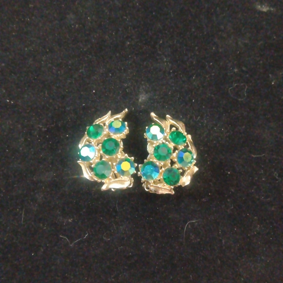 Tres Chic Square Green Stone Pearl Embellished - Gold Earrings main image 1